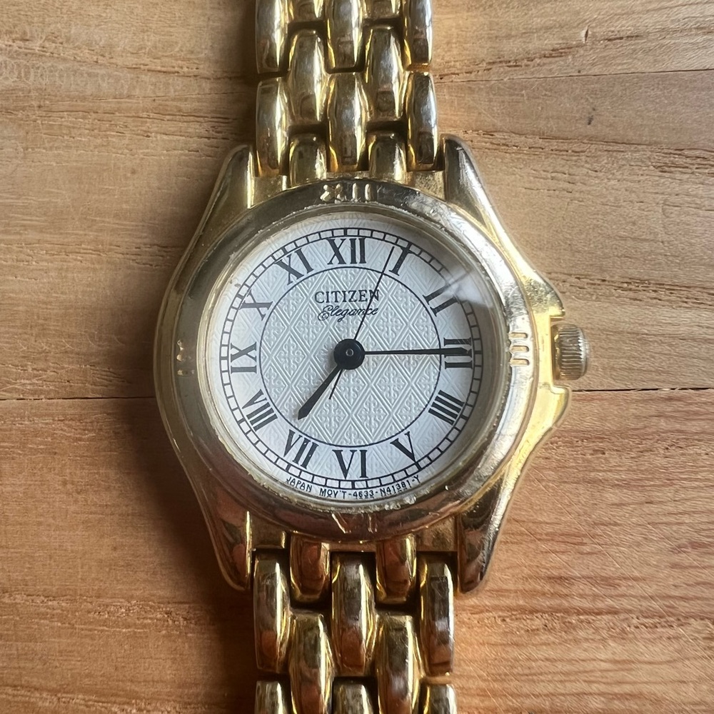 Citizen elegance ladies gold tone dress watch NEW BATTERY